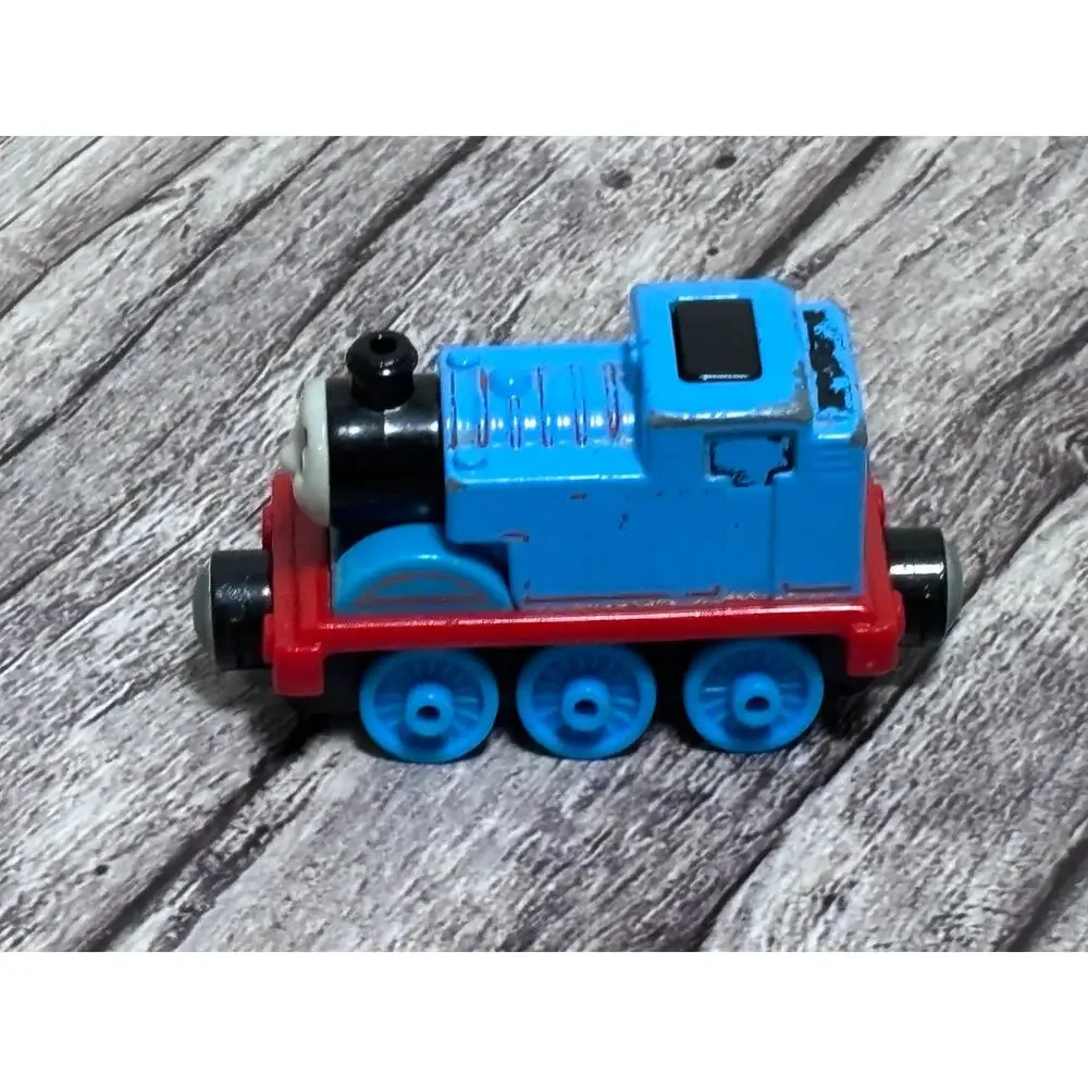 Mattel Gullane 2012 Thomas & Friends Blue & Red Thomas the Train with Sounds